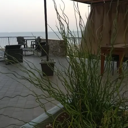 아파트 Mansarda Sul Mare