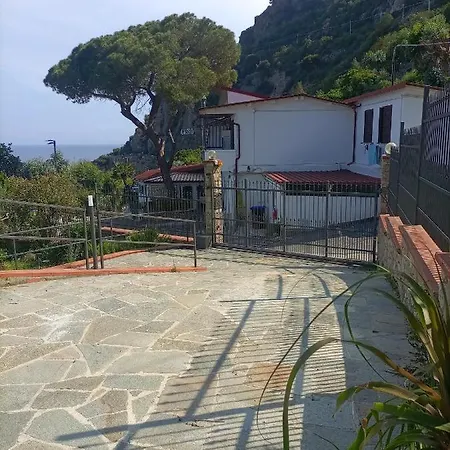 아파트 Mansarda Sul Mare